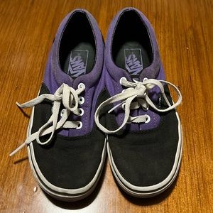 Vans lace up purple/black